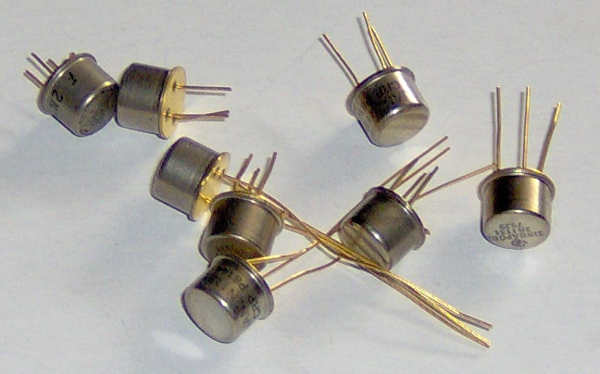 (image for) 2N1131 PNP 40v 0.6A Bipolar Transistors TO-39 Package - 8pcs.